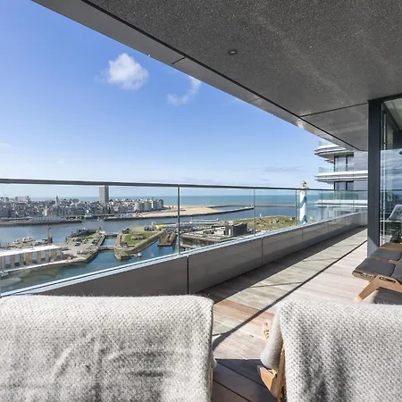 Sea Meets Sky - Ensor Apartment *