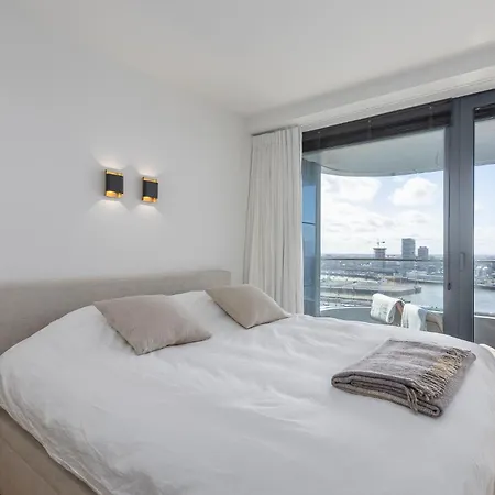 Sea Meets Sky - Ensor Apartment