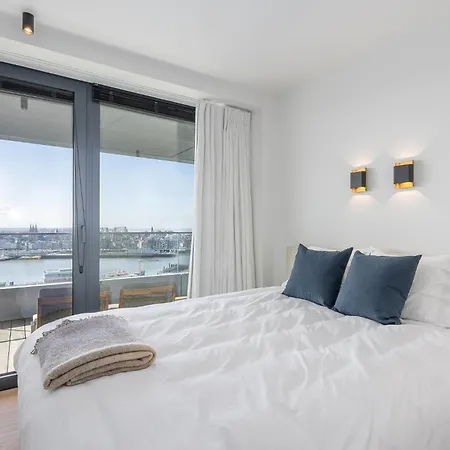 Apartment Sea Meets Sky - Ensor *